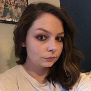 Meet your Posher, Holly